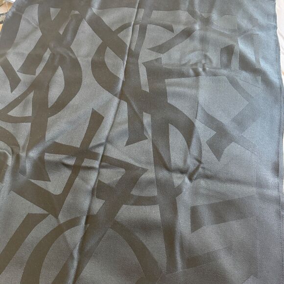 Saint Laurent YSL Monogram Scarf in 100% Wool Jacquard Black HUGE Logo Large NWT - Picture 12 of 13